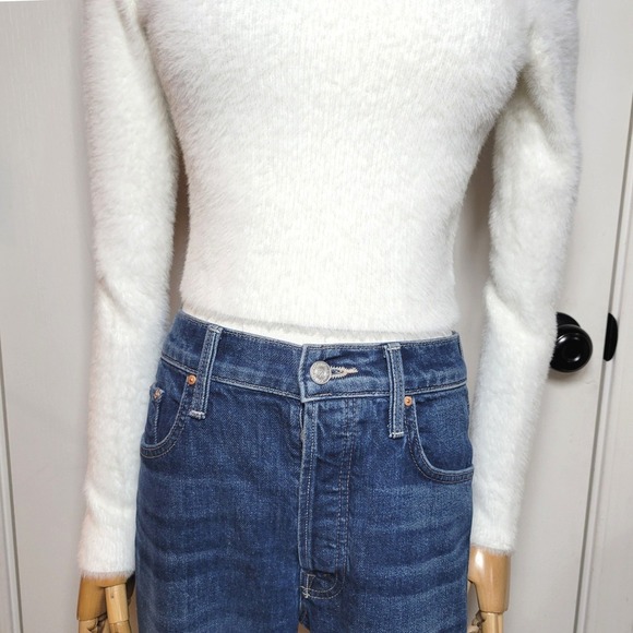 Aritzia Babaton Kuma White Fluffy Sweater Size XS Minimalist Luxe Preppy Chic - Picture 2 of 9